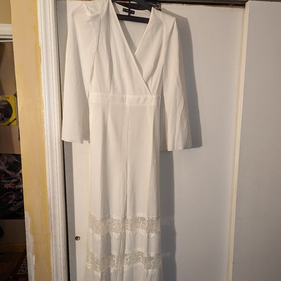 Beautiful all white pants suit - brand new! - Picture 1 of 3